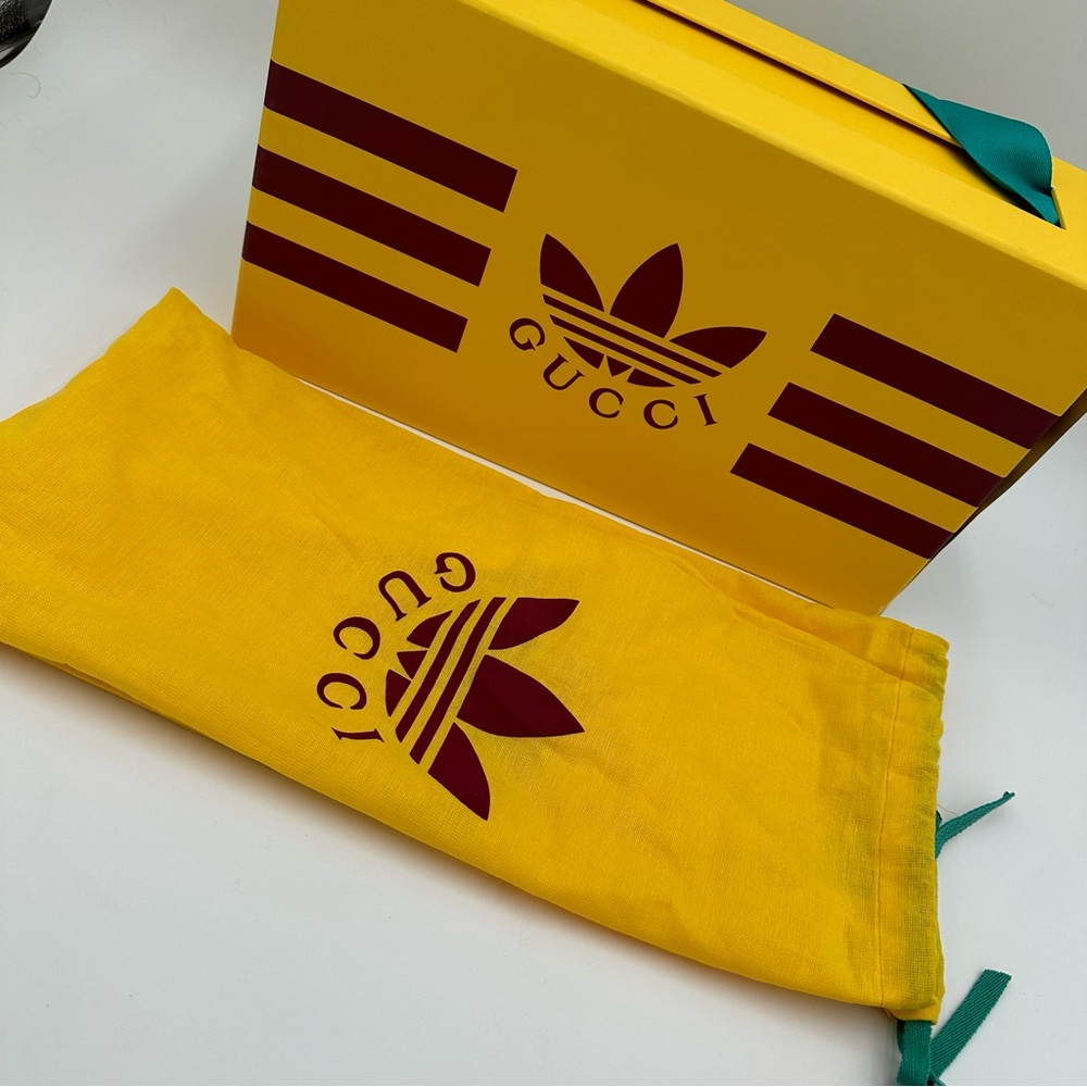 NOT AVAILABLE Gucci X Adidas Slides - Picture 3 of 4